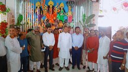 বাকেরগঞ্জে সংসদ সদস্য আবুল হোসেন খানের পূজামণ্ডপ পরিদর্শন ও শারদীয় শুভেচ্ছা বিনিময়