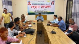 নোয়াখালীতে মা ও নবজাতকের মৃত্যু : চিকিৎসক দম্পতির শাস্তির দাবিতে সংবাদ সম্মেলন
