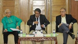 আলোচনার মাধ্যমেই অভীষ্ট লক্ষ্যে পৌঁছাতে পারব : আলী রীয়াজ