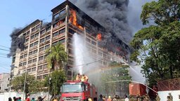 চট্টগ্রাম ইপিজেডের একটি পোশাক কারখানায় আগুন, নিয়ন্ত্রণে ১৬ ইউনিট