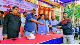 ভোলার লালমোহনের নিখোঁজ ১৩ জেলে পরিবারকে মেজর হাফিজের অনুদান প্রদান