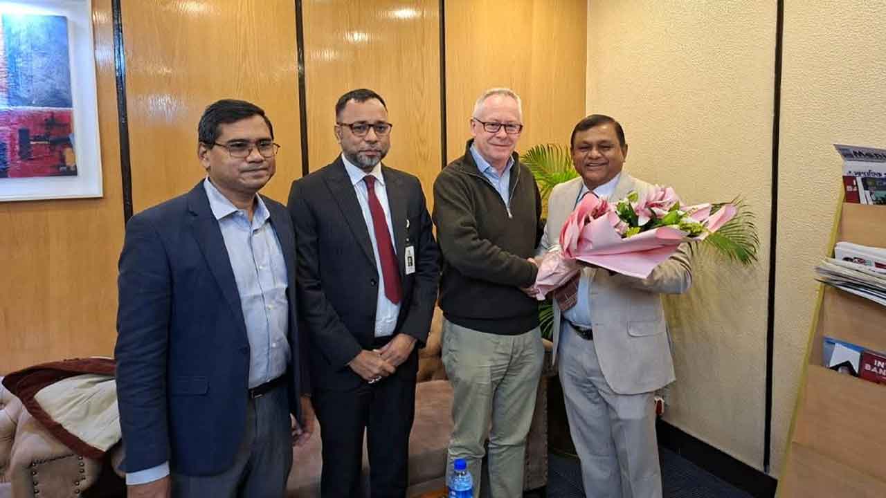 খালেদা জিয়ার চিকিৎসায় যুক্তরাজ্যের বিশেষজ্ঞ চিকিৎসক ঢাকায়