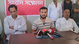 নড়াইলে সার ডিলার প্রাপ্তি নিয়ে অপপ্রচারের প্রতিবাদে সংবাদ সম্মেলন