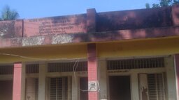 বিএনপির নেতার কাছে স্কুল ও এলাকার পরিস্থিতি তুলে ধরায় বিপাকে শিক্ষিকা