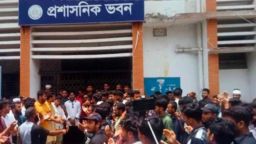 বাংলার অক্সফোর্ড’ এখন সংকটে: শিক্ষক-আবাসন সংকটে উত্তাল বিএম কলেজ