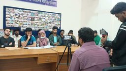 গবি শিক্ষার্থীকে মারধর, বিচার দাবিতে শিক্ষার্থীদের সংবাদ সম্মেলন