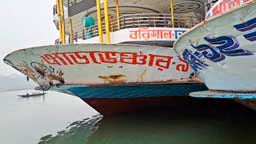 মেঘনায় দুই লঞ্চের সংঘর্ষ: ঝালকাঠিতে ৪ কর্মীসহ ‘অ্যাডভেঞ্চার-৯’ আটক