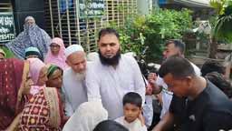 ঈদ সামনে রেখে অসহায়দের পাশে সাবেক কাউন্সিলর আল-আমিন ইসলাম।