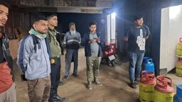 মনোহরদীতে অতিরিক্ত দামে গ্যাস বিক্রি, ব্যবসায়ীকে জরিমানা