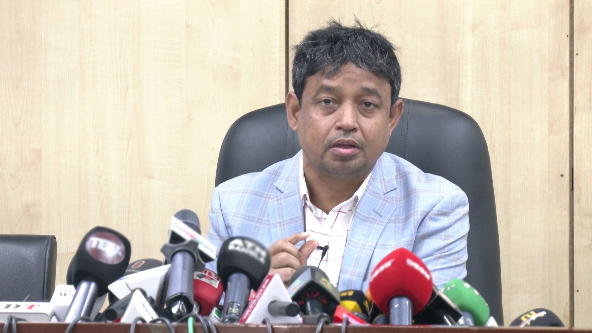 সাবেক ডিবিপ্রধান হারুনসহ পুলিশের ১৮ কর্মকর্তা বরখাস্ত