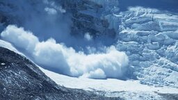 পাকিস্তানে ভয়াবহ তুষারধসে একই পরিবারের ৯ জনের মৃত্যু