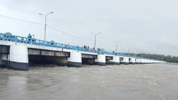 উজানের ঢলে বিপদসীমার কাছাকাছি তিস্তার পানি