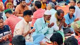 থ্রি-হুইলার চালকদের সঙ্গে কাউন্সিলর সোহেলের ইফতার, শুনলেন সমস্যা-দাবি