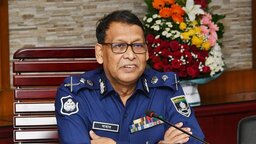 চাঁদাবাজি ও নৈরাজ্য বন্ধে কঠোর অবস্থানে রয়েছে পুলিশ : আইজিপি