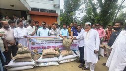 নালিতাবাড়ীতে কৃষকদের মাঝে বিনামূল্যে বীজ-সার বিতরণ