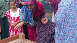 মহেশপুরে ধানের জমিতে বিদ্যুৎস্পৃষ্ট হয়ে মামা-ভাগ্নের করুণ মৃত্যু