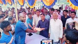 গোপালগঞ্জের ঘোড় দৌড় প্রতিযোগিতায় সেলিমুজ্জামান সেলিম এমপি