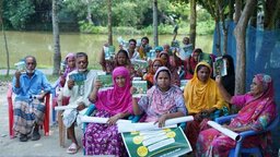 বালাইনাশক ঝুঁকি কমাতে বাকৃবির মাঠ কার্যক্রমে ৬৪০ কৃষকের অংশগ্রহণ