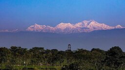 হিমালয়ের কাঞ্চনজঙ্ঘা দেখতে লাগছে না পাসপোর্ট-ভিসা !