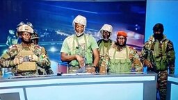 বেনিনে সেনা অভ্যুত্থান, রাষ্ট্রীয় টিভিতে প্রেসিডেন্টকে ক্ষমতাচ্যুত করার ঘোষণা