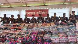শান্তিগঞ্জে বিজিবির অভিযানে ভারতীয় শাড়িসহ কাভার্ড ভ্যান জব্দ