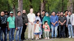 রুহিতা বিচে বিদেশি পর্যটক আগমনে উচ্ছ্বসিত এলাকাবাসী