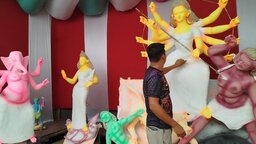 নেত্রকোনায় ৫১৯টি পূজামণ্ডপে দুর্গোৎসবের আমেজ, চলছে শেষ মুহূর্তের প্রস্তুতি