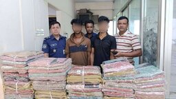 ফেনীতে বিপুল পরিমাণ ভারতীয় শাড়িসহ ২ চোরাকারবারি গ্রেফতার