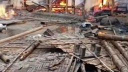 নীলফামারীতে আগুনে ঘর পুড়ে নি:স্ব তিন পরিবার