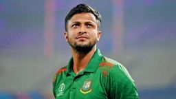 সাকিব আল হাসান, দলে না থেকেও আছেন যিনি!