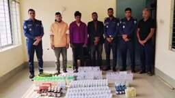 ফেনীর ফুলগাজীতে বিপুল পরিমাণ ভারতীয় ওষুধ উদ্ধার, আটক ৩