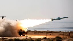 আরও শতাধিক ক্ষেপণাস্ত্র-ড্রোন ও ২০০ রকেট ছুড়েছে ইরান