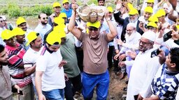 তিলকখালী খাল খনন কাজের উদ্বোধন করলেন এমপি ডা. আনোয়ারুল হক