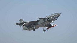 ইতিহাস গড়লো তুরস্কের মানববিহীন যুদ্ধবিমান