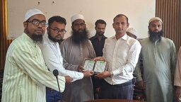 বকশীগঞ্জের বিভিন্ন মাদ্রাসায় সৌদি আরবের উপহারের খেজুর বিতরণ