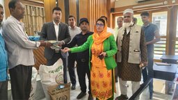 গোপালগঞ্জে প্রণোদনার ধান বীজ ও সার পেল সাড়ে চার হাজার কৃষক