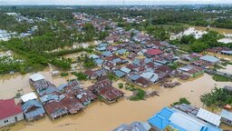 ভারী বৃষ্টিতে বাড়ছে নদীর পানি, ৫ জেলায় আকস্মিক বন্যার শঙ্কা