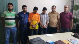 কাঁঠালিয়ায় ইয়াবা নিয়ে ছাত্রদল নেতাসহ দুই যুবক আটক