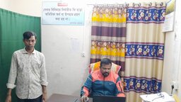 তেঁতুলিয়ায় আলোপ্তগীন মুকুলের অফিস কক্ষে অনন্য এক সতর্কীকরণ সাইনবোর্ড