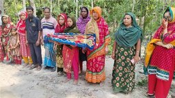 ঝালকাঠিতে সন্তানের লাশ নিয়ে মায়ের মানববন্ধন