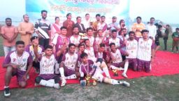 আন্তঃবিভাগ ফুটবল টুর্নামেন্টে অর্থনীতিকে হারিয়ে শিরোপা জিতলো বাংলা বিভাগ