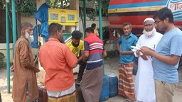 তেঁতুলিয়ায় বিশৃঙ্খলা নিয়ন্ত্রণে মেলেনি পুলিশি সহায়তা, উল্টো পাম্প ম্যানেজারকে গাড়ি পাঠানোর প্রস্তাব ওসির