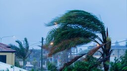 দেশের বিভিন্ন অঞ্চলে ঝড় ও শিলাবৃষ্টির আভাস, কমতে পারে তাপপ্রবাহ