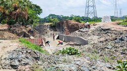 বিকল্প সড়ক ছাড়াই কালভার্ট নির্মাণ, দুর্ভোগে হাজারো মানুষ