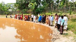 পাথরঘাটায় দেড়শ বছরের পুরনো পুকুর খননের দাবি