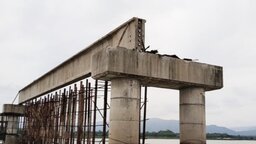 যাদুকাটা নদীতে ভেঙে পড়ল নির্মাণাধীন সেতুর পাঁচ গার্ডার