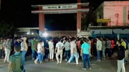 ঝিনাইদহে নাসির উদ্দীন পাটোয়ারীর ওপর হামলার ঘটনায় মামলা, প্রতিবাদে থানা ঘেরাও করে ছাত্রদলের বিক্ষোভ
