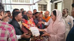 চৌধুরী নায়াব ইউসুফকে ফরিদপুর পূজা উদযাপন ফ্রন্টের ফুলেল শুভেচ্ছা