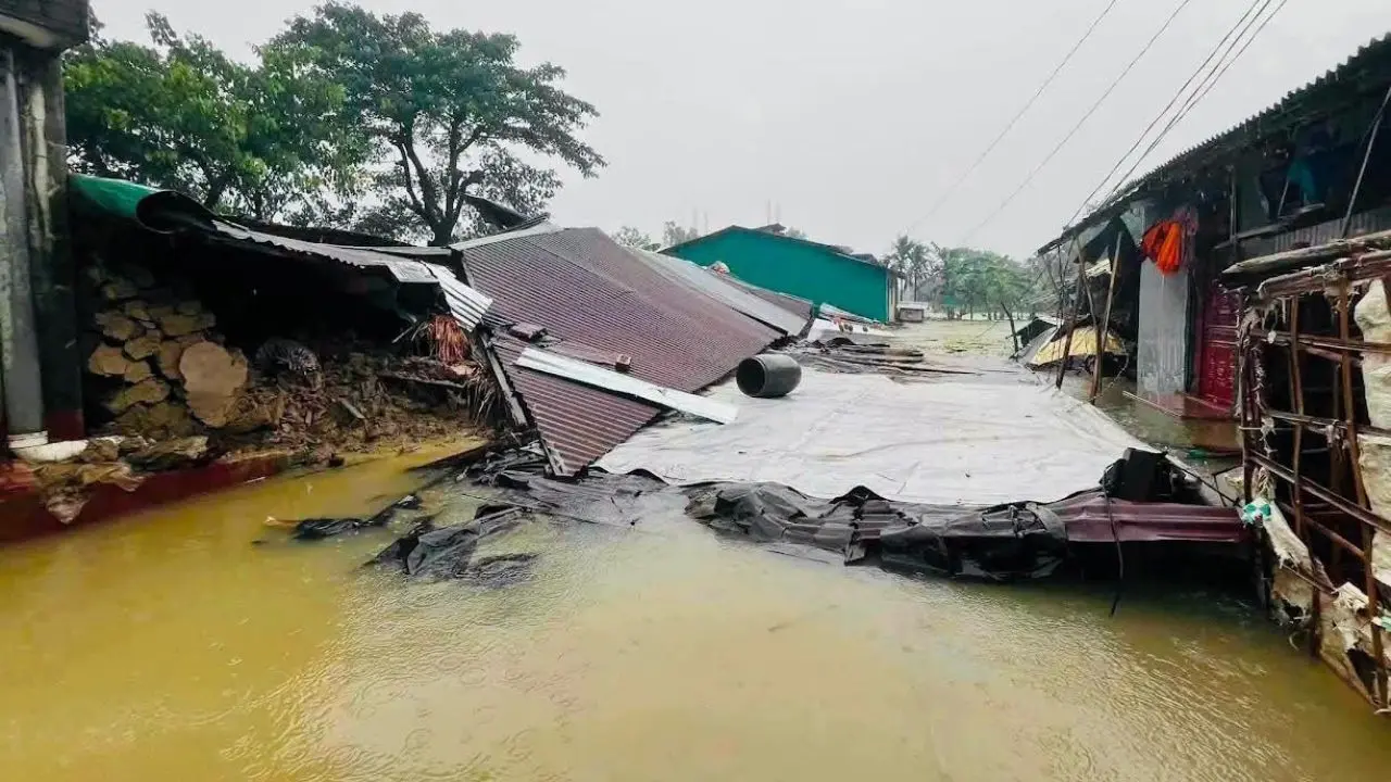 চট্টগ্রামে সাড়ে ৪ লাখ মানুষ পানিবন্দি ও খাদ্য সংকটে