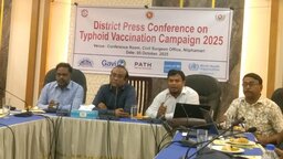 নীলফামারীতে টাইফয়েড প্রতিরোধে সাংবাদিকদের সঙ্গে মতবিনিময়